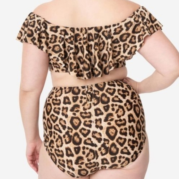 Leopard Print Ruffled Ramona Swim Top - Picture 4 of 4